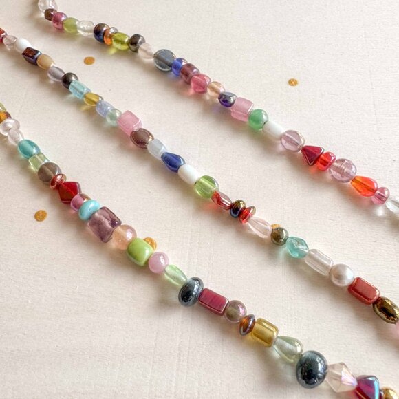 Handmade Adjustable Y2K Colourful Beaded Bracelet - Picture 10 of 10